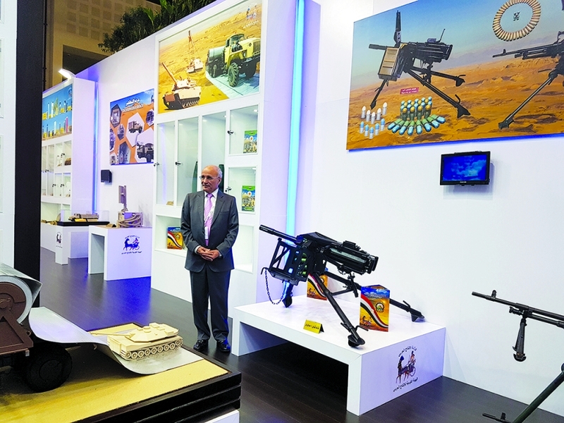 جناح مصر بمعرض إيديكس يجذب المشاركين بالمنتجات الحربية الوطنية