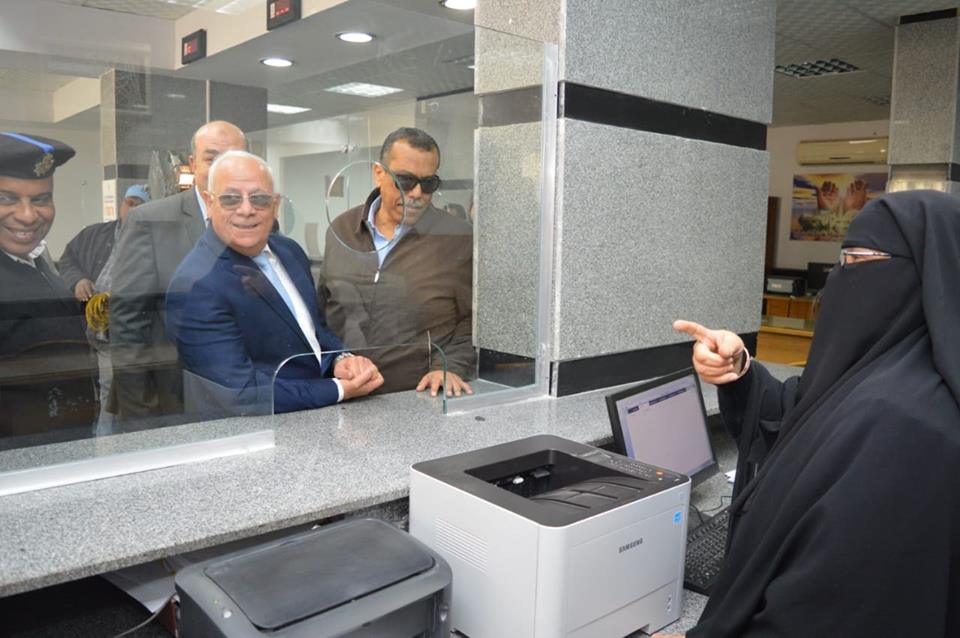 محافظ بورسعيد يؤكد علي ضرورة انهاء شكاوى المواطنين