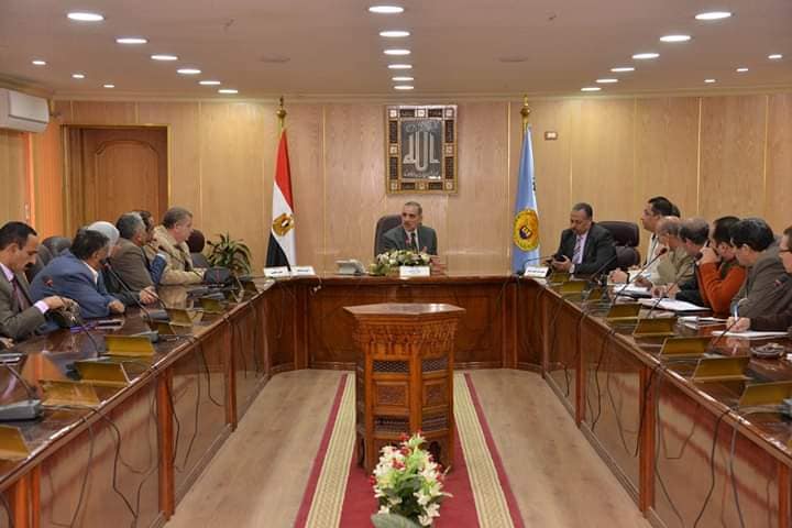 محافظ أسيوط يشدد على ضرورة رفع كفاءة كافة الخدمات بالمنطقة الصناعية