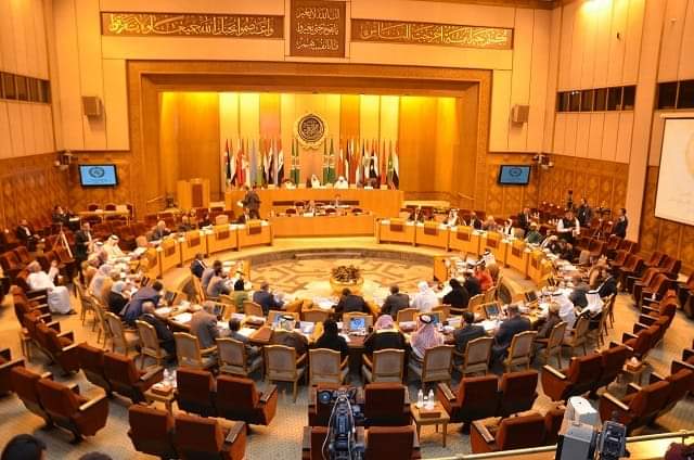 البرلمان العربى يتابع بقلق تظاهرات ”السترات الصفراء” فرنسا