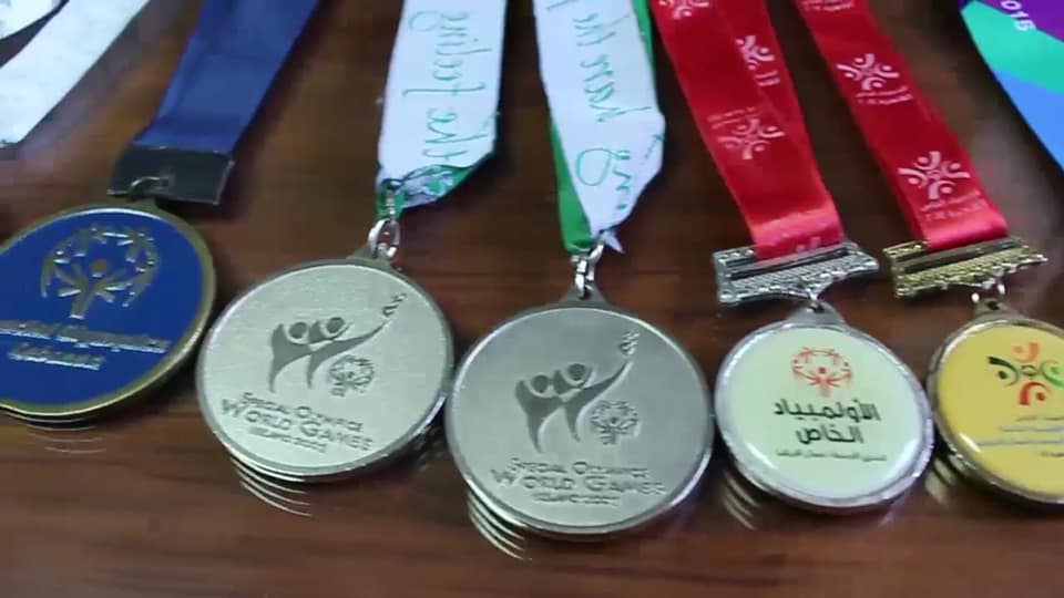 فيديو ... متلازمة داون تبيع بسكوت اون لاين وبطلة العالم تمثل مصر في اولمبياد ابوظبي 2019