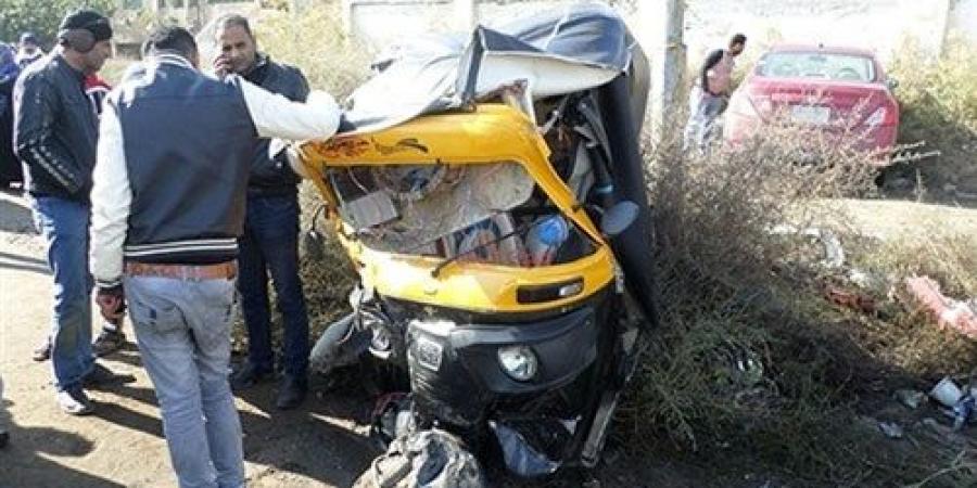 انقلاب توك توك ببني سويف يسفر عن مصرع شاب