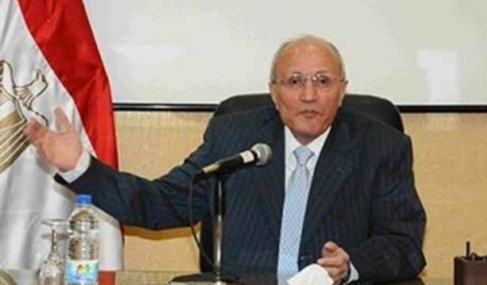 العصار يجتمع مع وزيرى التنمية المحلية والبيئة لبحث أزمة المخلفات