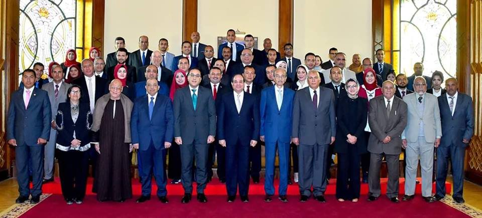 بسام راضي يؤكد أن الرئيس السيسى سيلتقى مع ممثلى جميع المحافظات