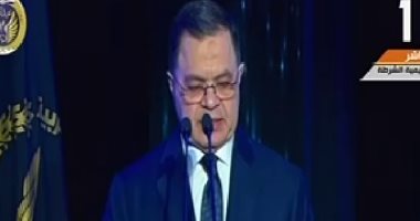وزير الداخلية يشيد بتضحيات رجال الشرطة تجاه الوطن