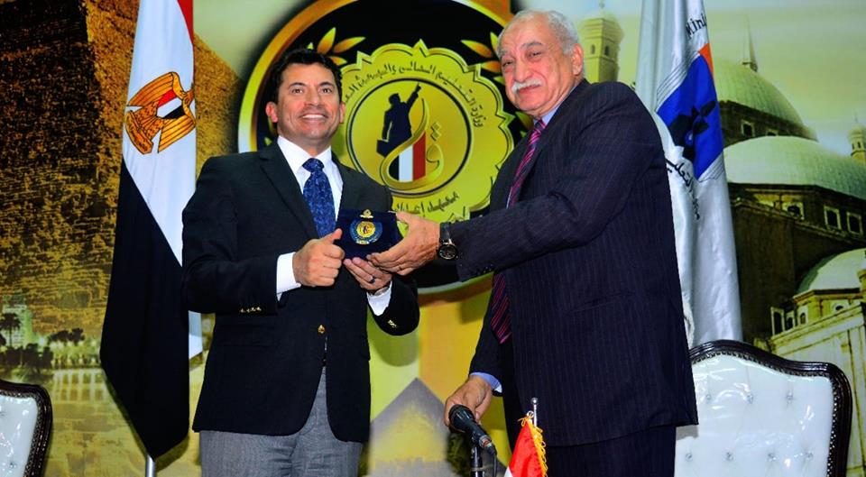 أشرف صبحي يلتقي شباب منتدى الجامعات المصرية