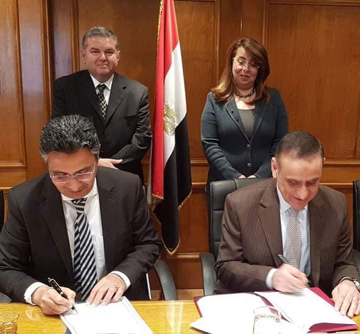 وزيرا قطاع الأعمال والتضامن يشهدان توقيع اتفاق تسوية ودية