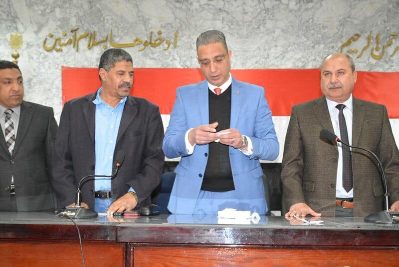 محافظ سوهاج يشهد فعاليات قرعة مبادرة ”مشروعك”