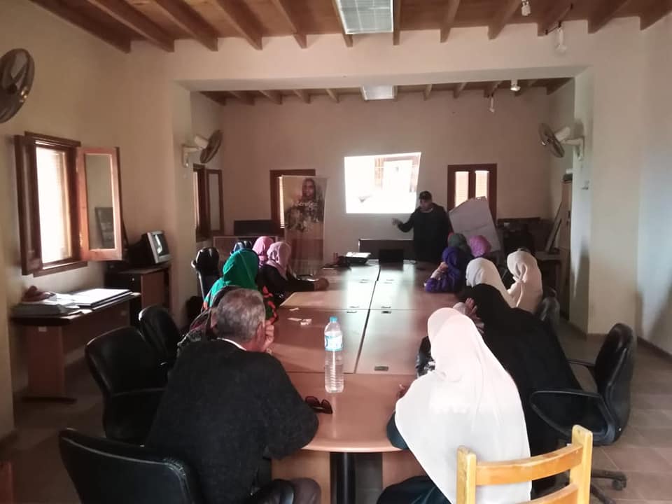 البيئة : برامج متخصصة لتدريب المرأة على الحرف اليدوية بمحمية وادى الجمال تنفيذا لمبادرة حياة كريمة