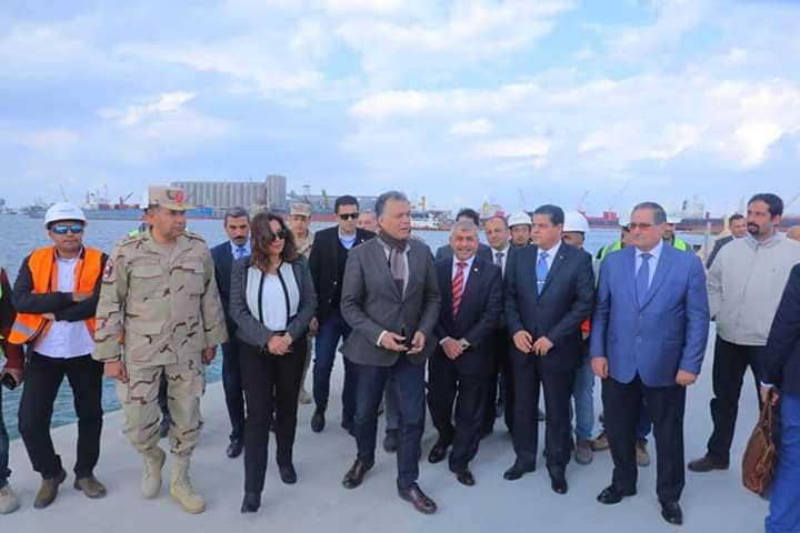 وزير النقل في جولة تفقدية بميناء دمياط لمتابعة تنفيذ عدد من المشروعات
