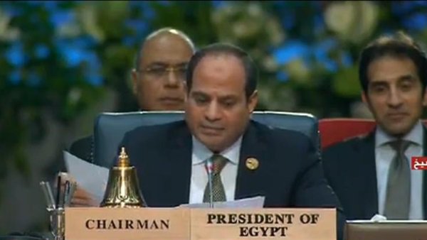 السيسي يدعو إلي عدم ترك النزاعات بالمنطقة دون تسوية
