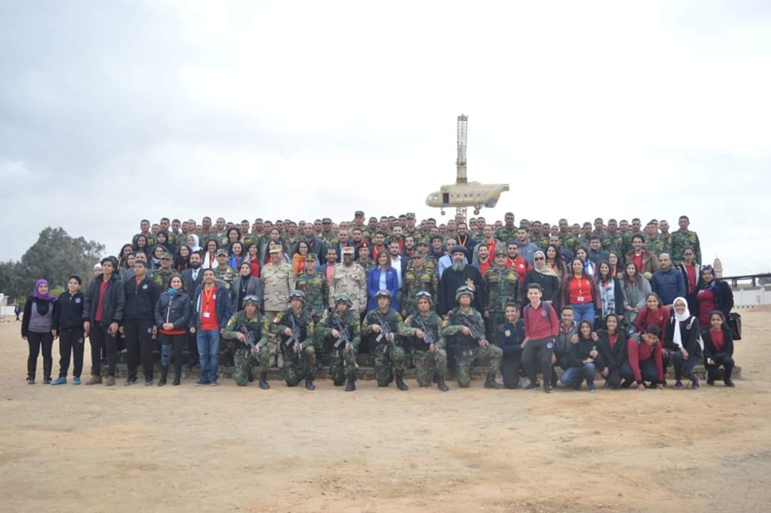 وحدة المظلات تستضيف عددًا من أبناء الجيل الثاني والثالث من المصريين المقيمين بفرنسا