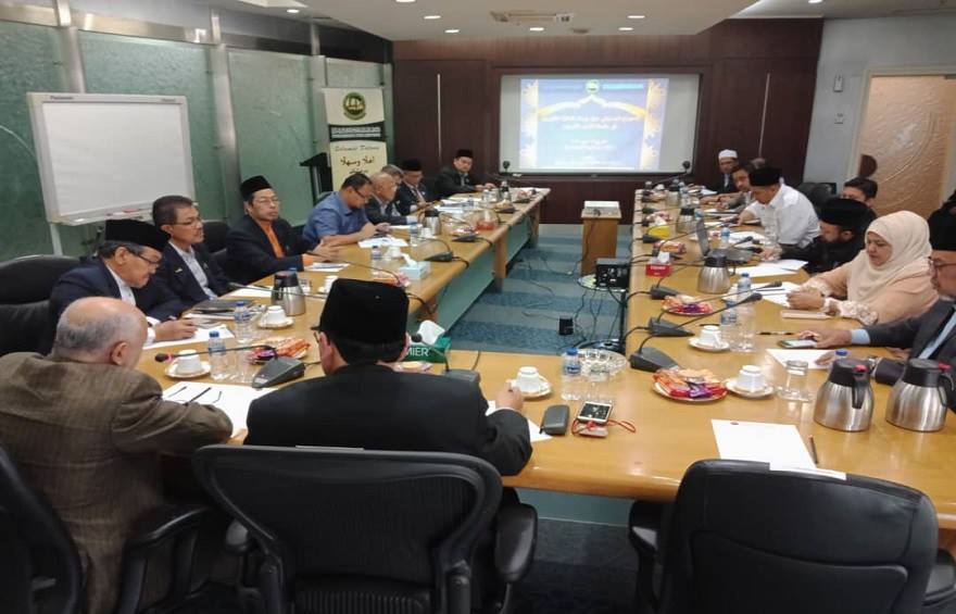 بحث تيسير اجراءات سفر الطلاب الماليزين الجدد للالتحاق بالازهر الشريف