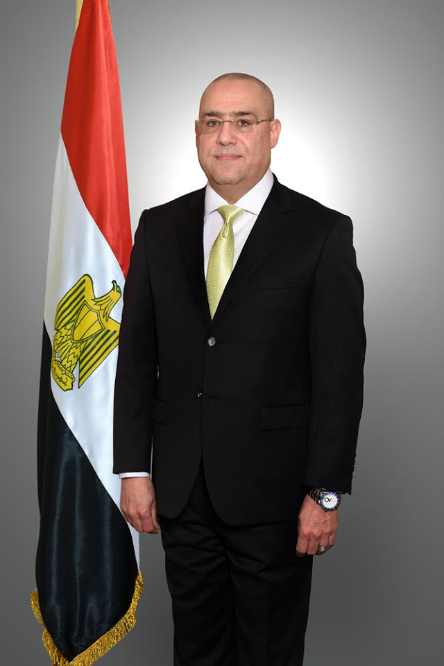 وزير الإسكان يعلن بدء تسليم قطع الأراضي السكنية بقنا الجديدة