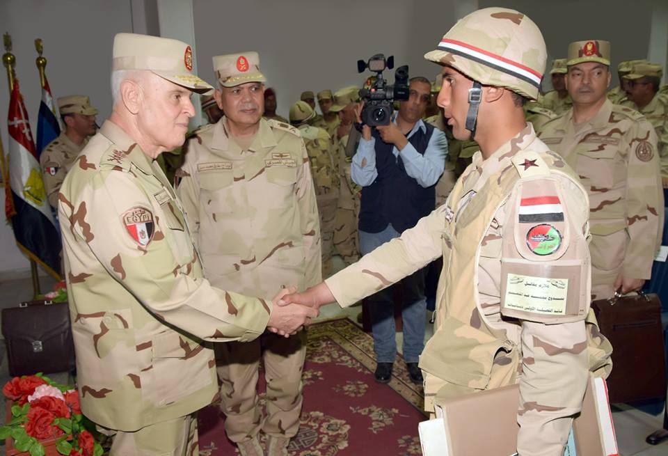 رئيس الأركان يشهد المرحلة الرئيسية للمشروع التكتيكي ” بدر 43 ”