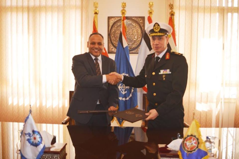 الكلية الفنية العسكرية تنظم دورة تدريبيه