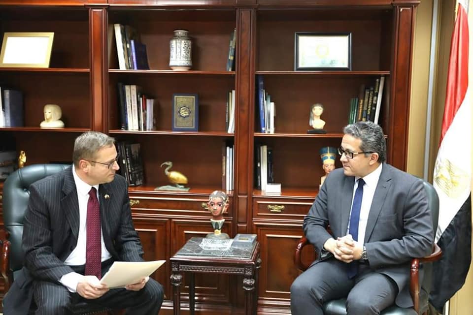 وزير الآثار يلتقي السفير التشيكي بالقاهرة