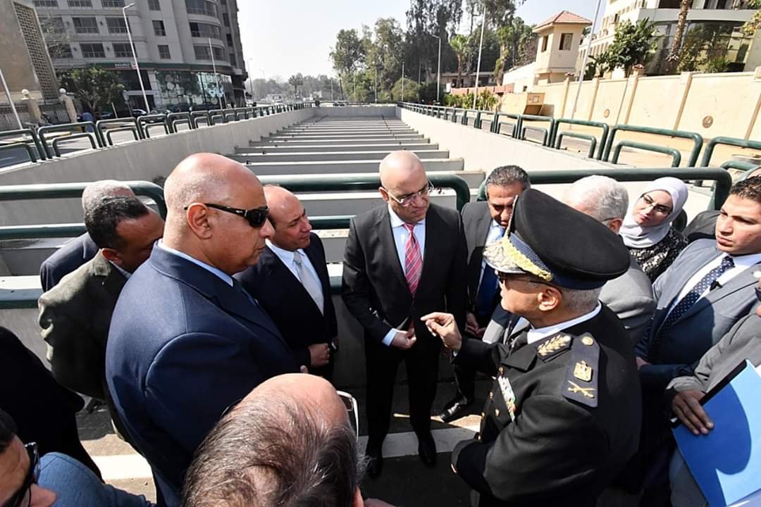 وزير الإسكان يتفقد مشروع نفق النهضة بالجيزة
