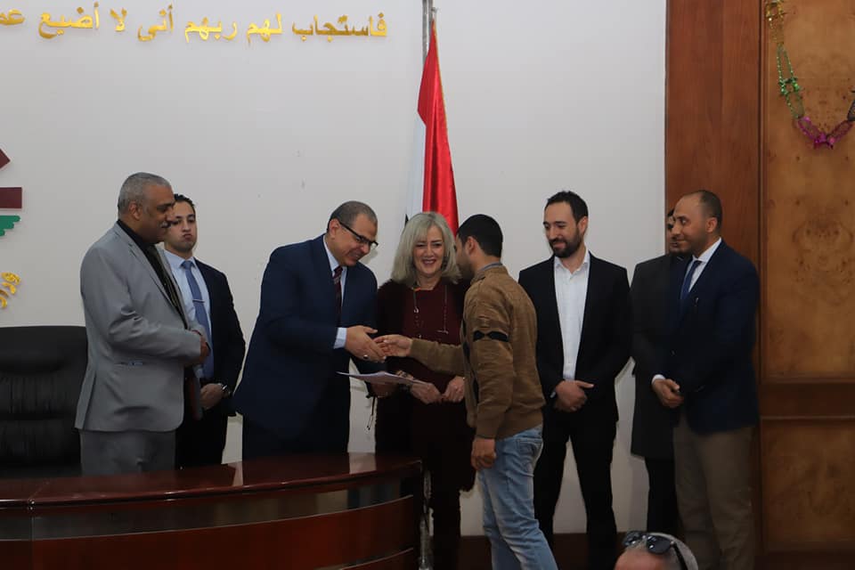 وزارة القوى العاملة تؤكد تسليم وظائف لذوي الاحتياجات الخاصة