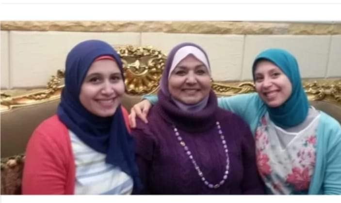مواقع التواصل الاجتماعى تجعل من الام المثاليه ببورسعيد غير مثاليه