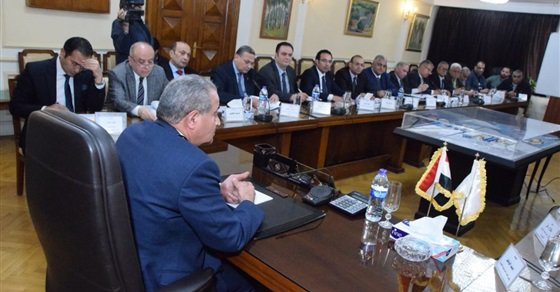 وزير التموين يعقد أولى اجتماعاته مع كبرى شركات الموردين والمنتجين للسلع الغذائية