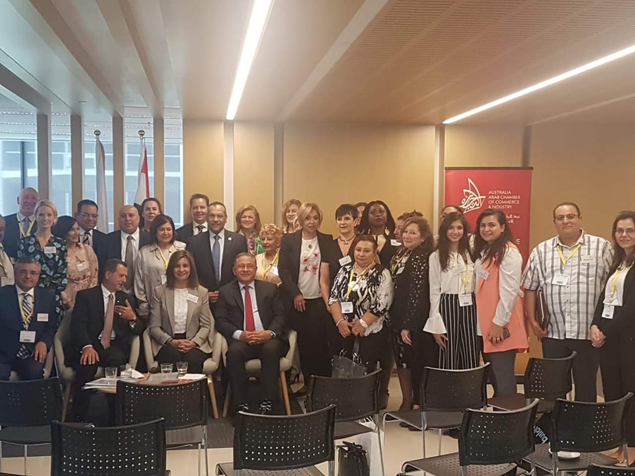 وزيرة الهجرة تعقد اجتماعا مع غرفة التجارة والصناعة الأسترالية العربية