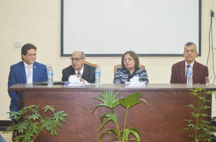 ندوة حول تأهيل معلمي المرحلتين الابتدائية والثانوية بمشاركة رواد مصر تستطيع