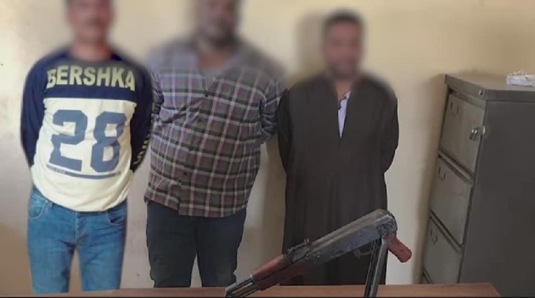 ضبط عناصر تشكيل عصابى لإرتكاب وقائع السرقات بالإكراه بإسلوب التتبع من أمام البنوك