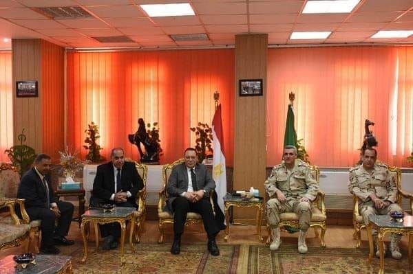 محافظ الشرقية يستقبل مدير جمعية المحاربين القدماء وضحايا الحرب
