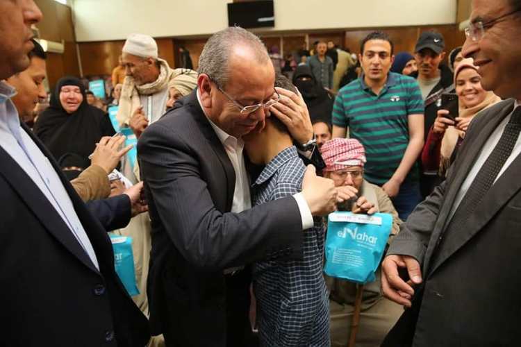 جمعية الأورمان تسلم سماعات طبية وأطراف صناعية لغير القادرين بحضور محافظ كفر الشيخ