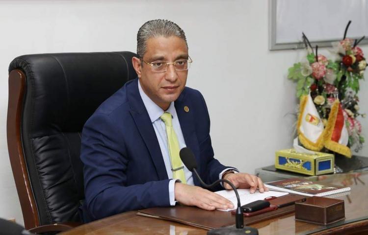 محافظ سوهاج يعقد إجتماعاً دورياً لمتابعة منظومة "تقنين الأراضي"