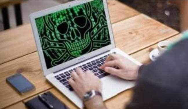 احترس فيروس كورونا القاتل يصيب الإنترنت