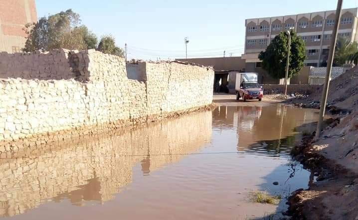 غضب اهالى قرية ابوالريش بحرى لعدم اصلاح ماسورة مياة الشرب لاكثر من شهر و نصف