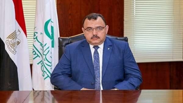 علوان" يكافئ العاملين بالبريد المصري