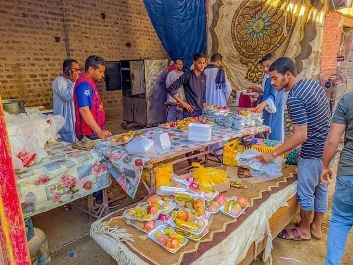 عزاء فرشوط ومتطوعيها يرسمون البسمه علي وجوه اهالي فرشوط