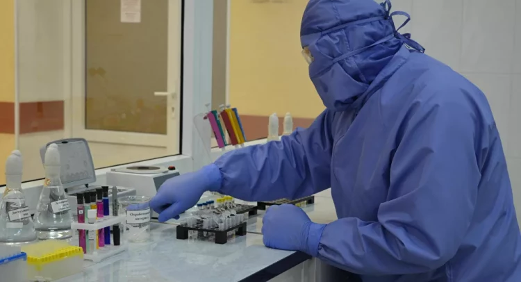 الدفاع الروسية تنهي التجارب السريرية للقاح "كوفيد-19" بنجاح