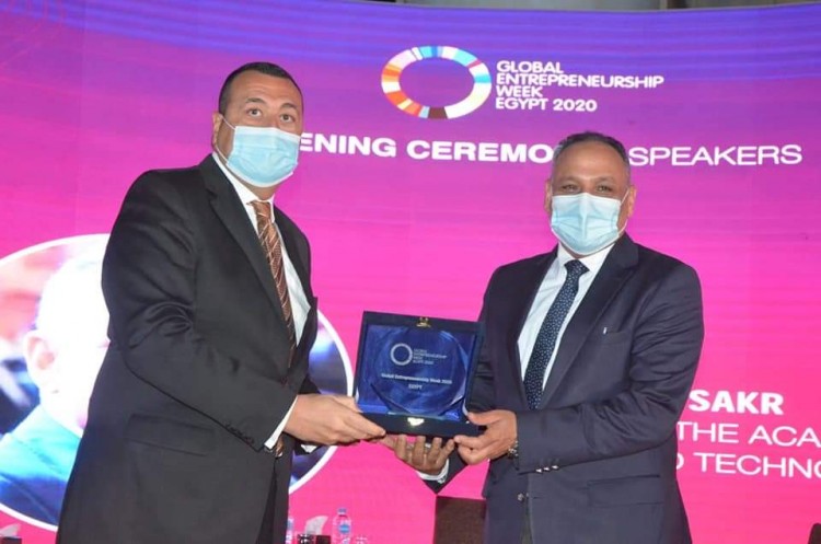 رئيس أكاديمية البحث العلمي يفتتح الأسبوع العالمي لريادة الأعمال 2020
