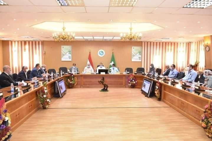 محافظ الشرقية يجتمع  بمجلس إدارة المناطق الصناعية لمناقشة المتعلقات  بمستثمري منطقة بلبيس