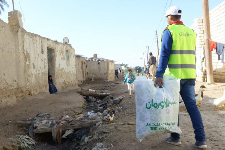 لحمايتهم من برد الشتاء.. الأورمان توزع ألحفة وبطاطين في كفر الشيخ
