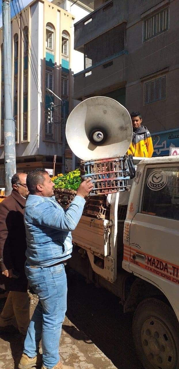 ضبط ٥٣ مكبر صوت بحملة مكبرة علي الباعة الجائلين في فارسكور