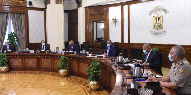 رئيس الوزراء يتابع موقف مشروعات الطرق الجاري تنفيذها والتنسيقات بين الجهات المنفذة