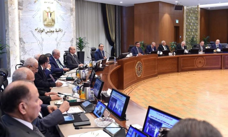 رئيس الوزراء يترأس إجتماع مجلس المحافظين