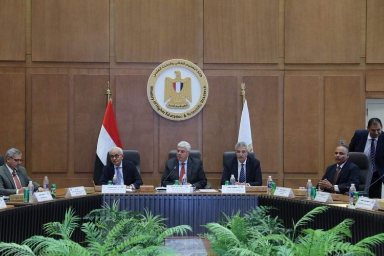 وزير التعليم العالي يرأس الاجتماع الدوري للمجلس الأعلى للجامعات بمقر الوزارة بالعاصمة الإدارية الجديدة