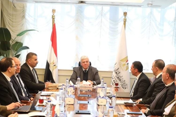 وزير التعليم العالى يبحث التعاون مع شركة سيمنس لتقديم تدريب للطلاب فى المجالات التكنولوجية