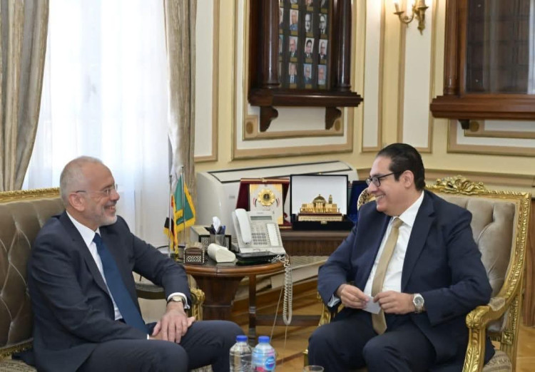 رئيس جامعة القاهرة يستقبل السفير اليوناني بمصر لبحث سبل تعزيز التعاون المشترك مع الجامعات اليونانية