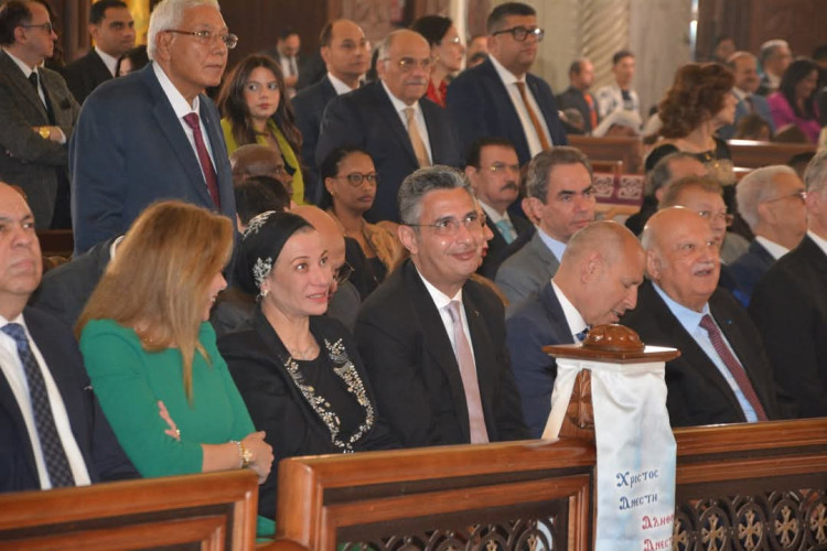 وزير التموين يقوم بزيارة الكنيسة الكاتدرائية المرقسية بالعباسية لتقديم التهنئة لقداسة البابا تواضروس الثاني والأخوة الأقباط بعيد القيامة المجيد