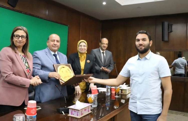 كلية الاقتصاد والعلوم السياسية جامعة القاهرة تنظم ملتقى التوظيف 2025م