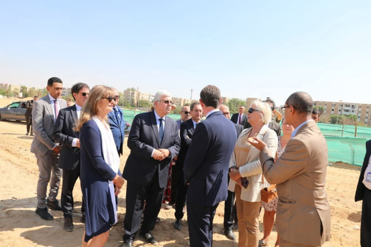 وزير التعليم العالي يبحث مع وفد مجلس الشيوخ الفرنسي والسفير الفرنسي سبل تعزيز التعاون الأكاديمي والبحثي