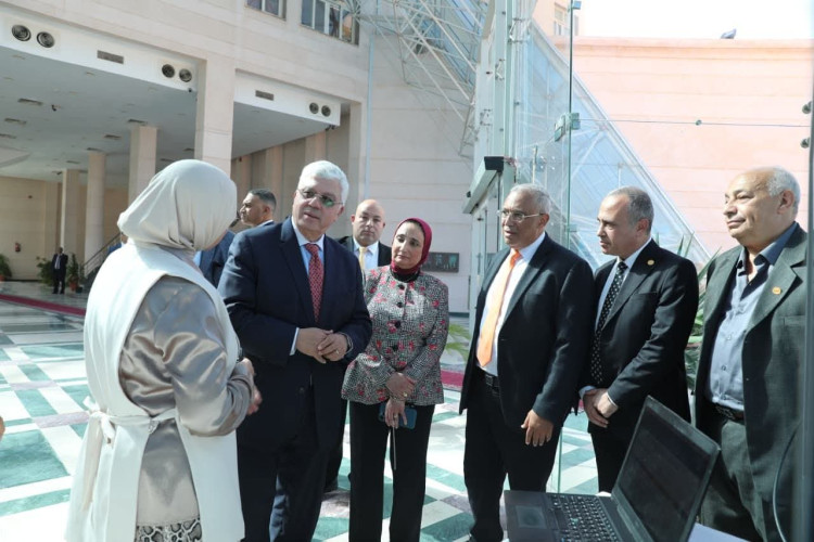 وزير التعليم العالي يترأس اجتماع مجلس إدارة مدينة الأبحاث العلمية والتطبيقات التكنولوجية