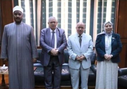 رئيس جامعة القاهرة يستعرض تقرير شامل عن محاضرات دورة التثقيف الطلابى ضمن مبادرة وزارة الأوقاف"صحح مفاهيمك"